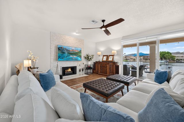 15856 S 38TH Street, Phoenix, AZ 85048