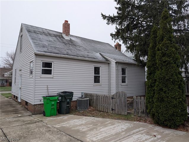 25671 Farringdon Avenue, Euclid, OH 44132