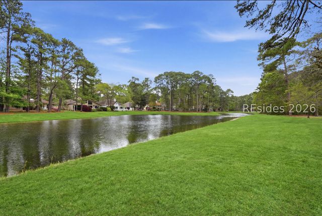 44 Golden Hind Dr, Hilton Head Island, SC 29926