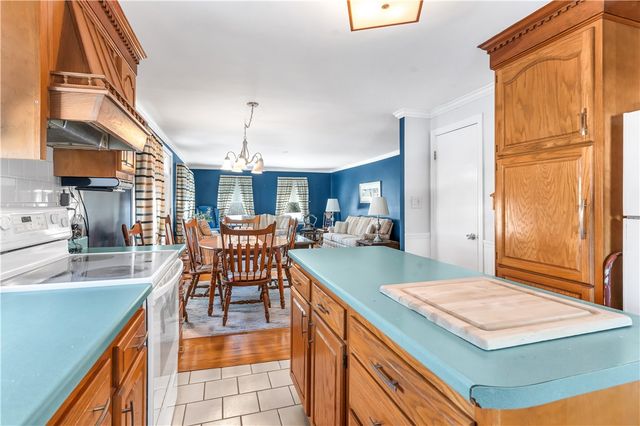 137 Colonial Avenue, Cumberland, RI 02864