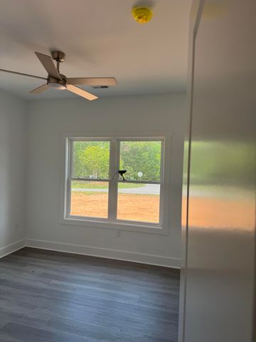 6496 Scruggs RD, Moneta, VA 24121
