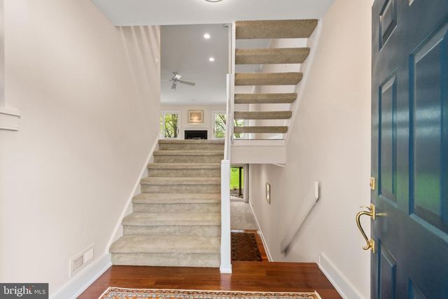 33 CABOT CT, Chesterbrook, PA 19087