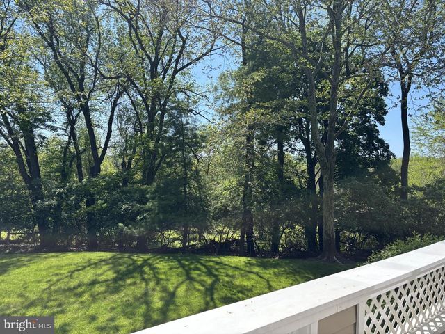 33 CABOT CT, Chesterbrook, PA 19087