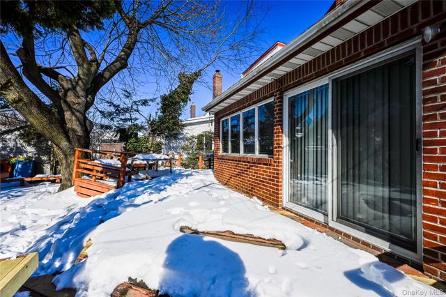 7358 189th Street, Fresh Meadows, NY 11366