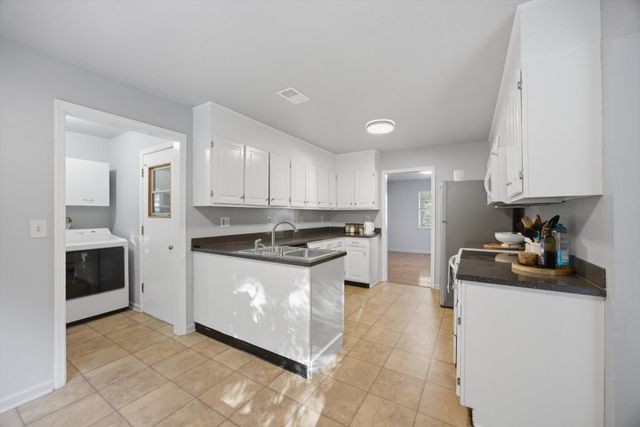 2500 Shenandoah Drive, Chattanooga, TN 37421