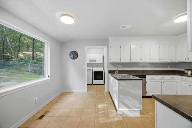 2500 Shenandoah Drive, Chattanooga, TN 37421