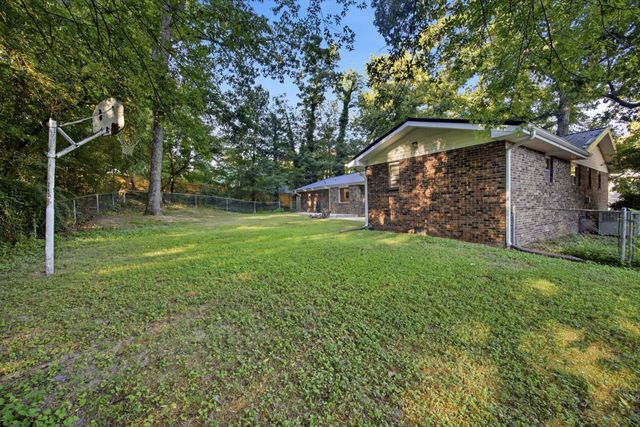 2500 Shenandoah Drive, Chattanooga, TN 37421