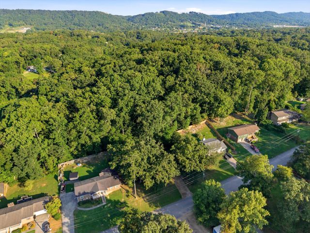 2500 Shenandoah Drive, Chattanooga, TN 37421