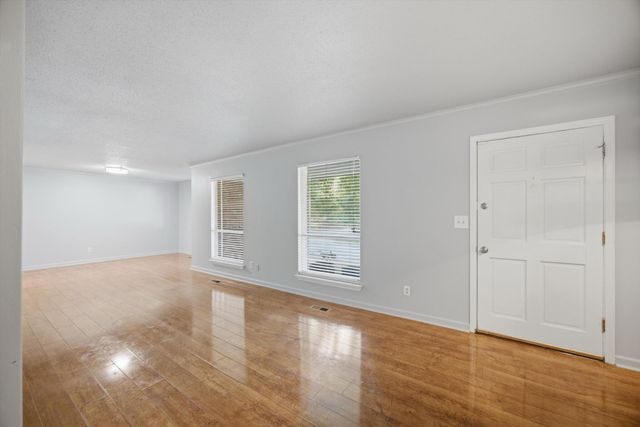 2500 Shenandoah Drive, Chattanooga, TN 37421
