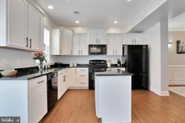 546 S CARLISLE ST, Greencastle, PA 17225