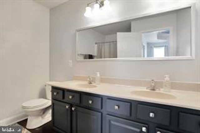 546 S CARLISLE ST, Greencastle, PA 17225