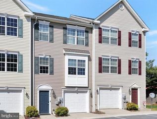 546 S CARLISLE ST, Greencastle, PA 17225