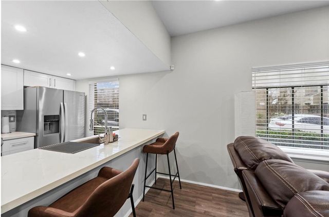 1920 Augusta Drive 30, Houston, TX 77057