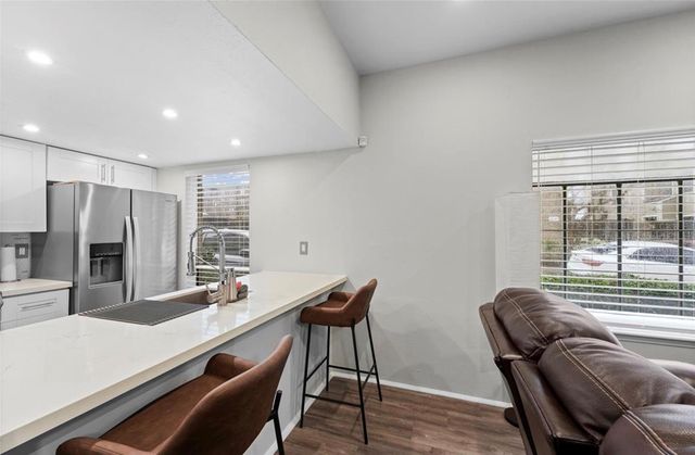 1920 Augusta Drive 30, Houston, TX 77057