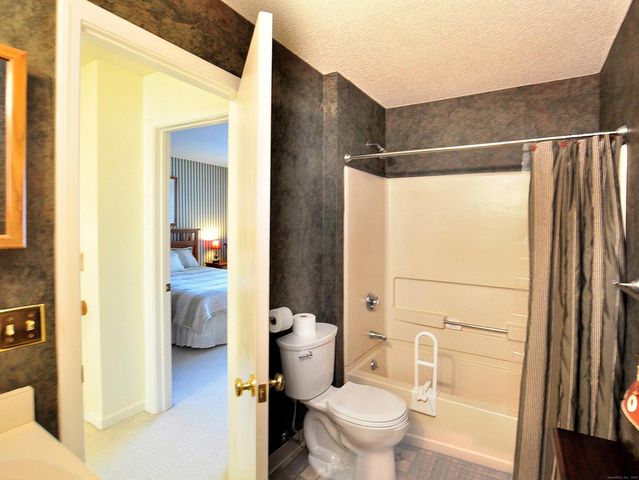 81 Silo Way 81, Bloomfield, CT 06002