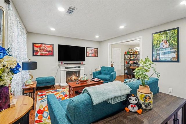 3215 Alcazar Drive SW, Lilburn, GA 30047