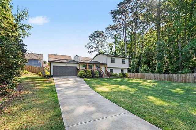 3215 Alcazar Drive SW, Lilburn, GA 30047