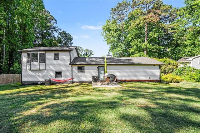 3215 Alcazar Drive SW, Lilburn, GA 30047