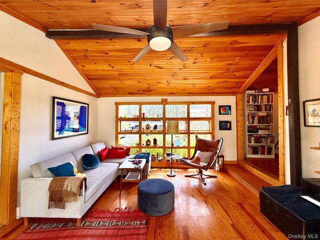 28 W Tusten Place, Bethel, NY 12720