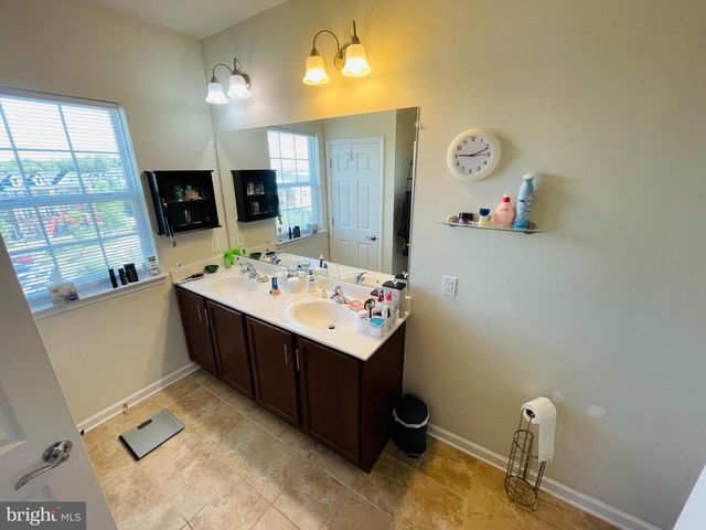 42699 WARDLAW TER, Ashburn, VA 20147