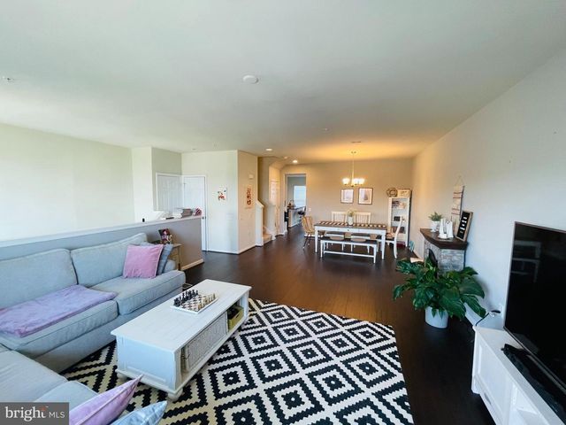 42699 WARDLAW TER, Ashburn, VA 20147