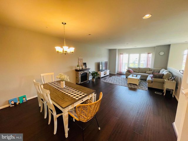 42699 WARDLAW TER, Ashburn, VA 20147