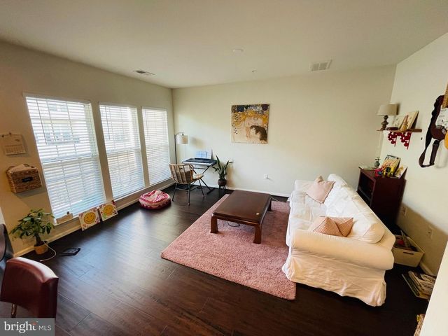 42699 WARDLAW TER, Ashburn, VA 20147