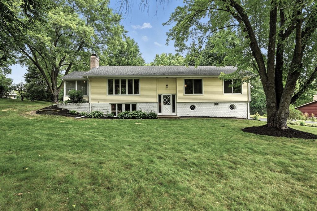 17640 24th Avenue N, Plymouth, MN 55447