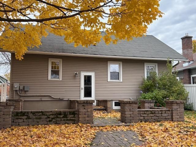 610 S Michigan Street, Prairie Du Chien, WI 53821