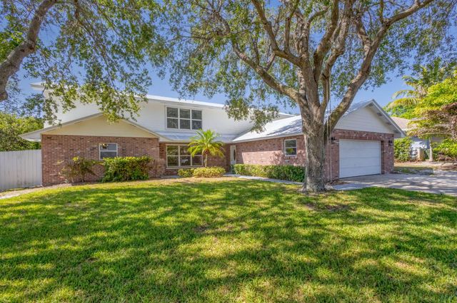 8888 SE Colony Street, Hobe Sound, FL 33455