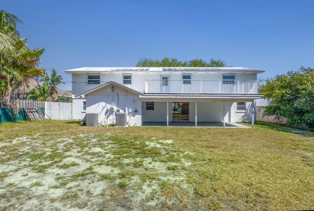 8888 SE Colony Street, Hobe Sound, FL 33455