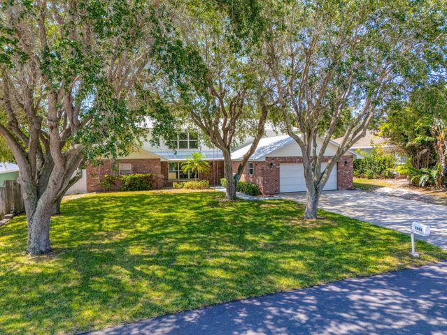 8888 SE Colony Street, Hobe Sound, FL 33455