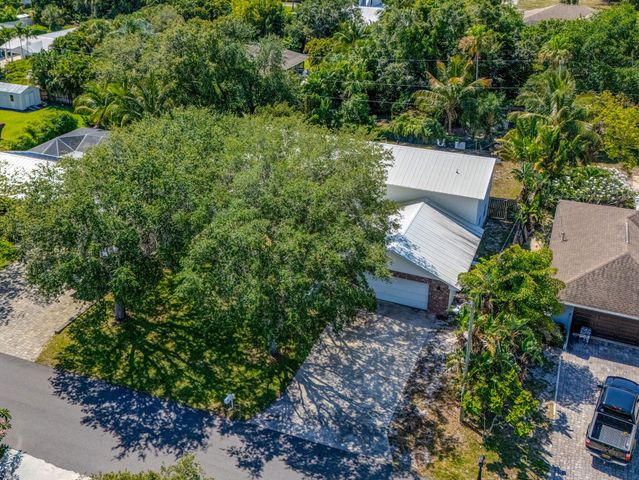 8888 SE Colony Street, Hobe Sound, FL 33455