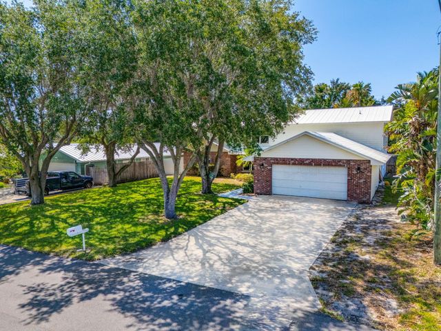8888 SE Colony Street, Hobe Sound, FL 33455