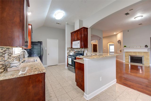 14802 Newton Falls Lane, Sugar Land, TX 77498