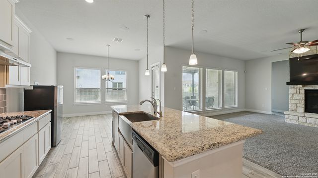 1606 Folk Victorian, New Braunfels, TX 78132