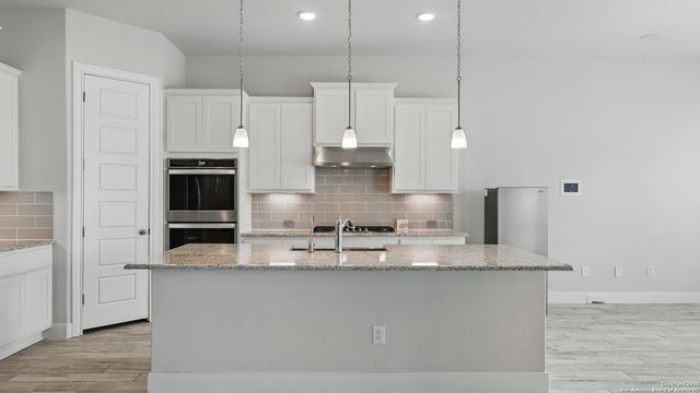 1606 Folk Victorian, New Braunfels, TX 78132