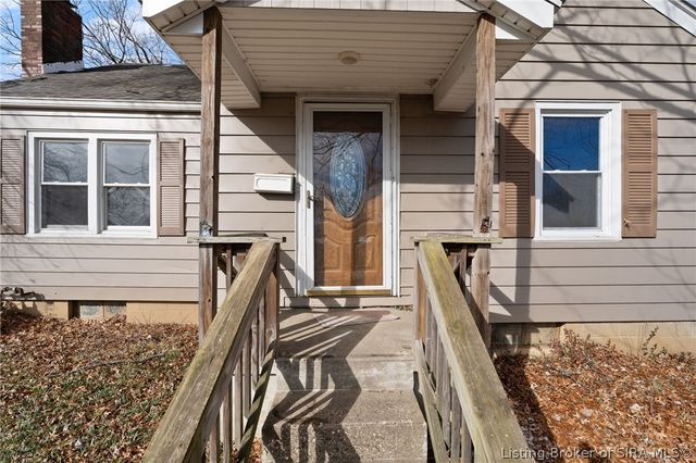 2109 Wood Avenue, New Albany, IN 47150