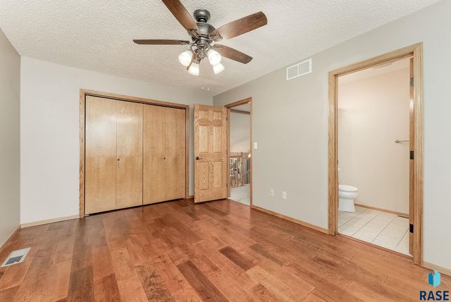 4801 S Kyle Ave, Sioux Falls, SD 57103