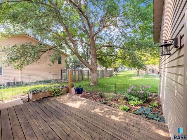 4801 S Kyle Ave, Sioux Falls, SD 57103