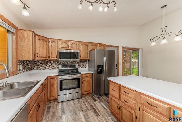 4801 S Kyle Ave, Sioux Falls, SD 57103