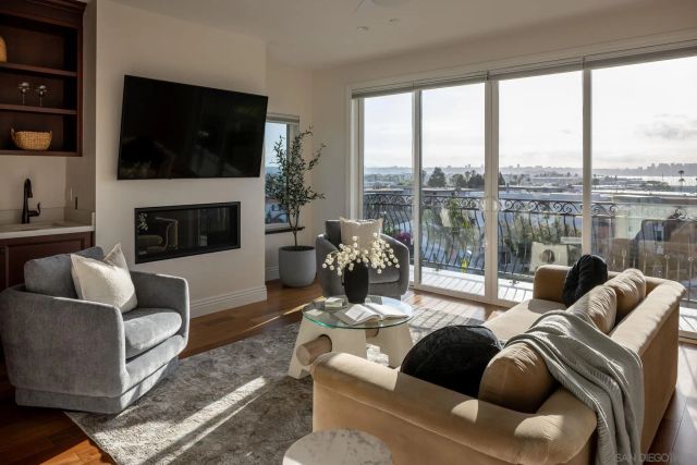 1092 Evergreen Street, San Diego, CA 92106
