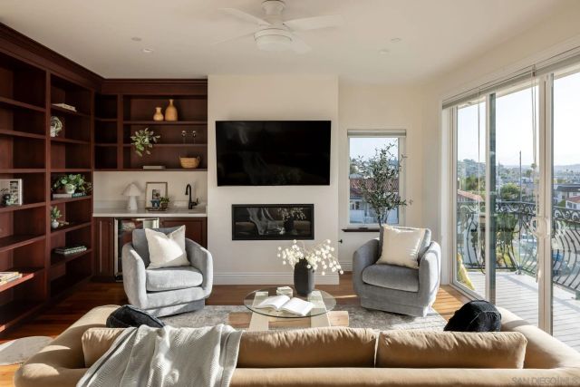 1092 Evergreen Street, San Diego, CA 92106