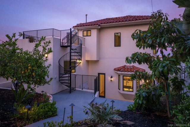 1092 Evergreen Street, San Diego, CA 92106