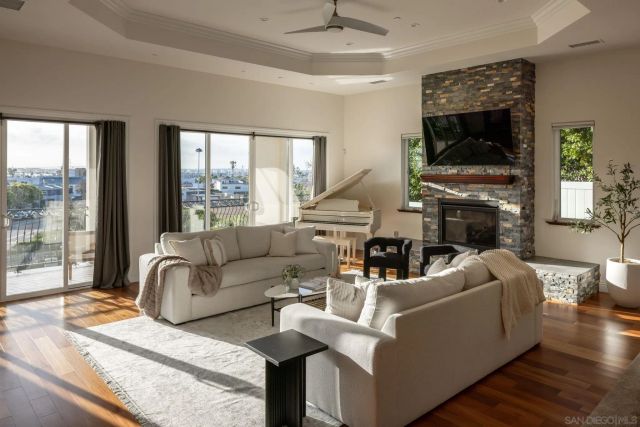 1092 Evergreen Street, San Diego, CA 92106