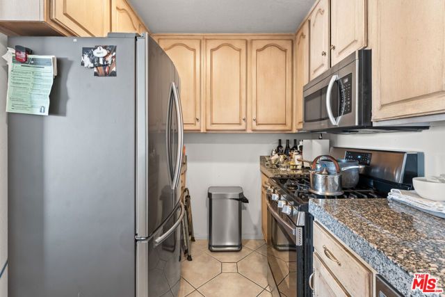 11535 Rochester Avenue 301, Los Angeles, CA 90025