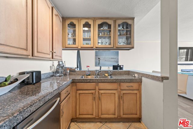 11535 Rochester Avenue 301, Los Angeles, CA 90025