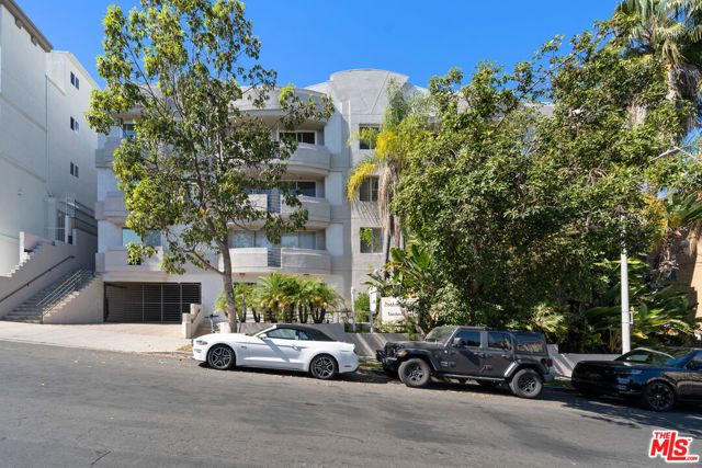 11535 Rochester Avenue 301, Los Angeles, CA 90025