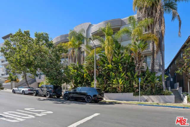 11535 Rochester Avenue 301, Los Angeles, CA 90025