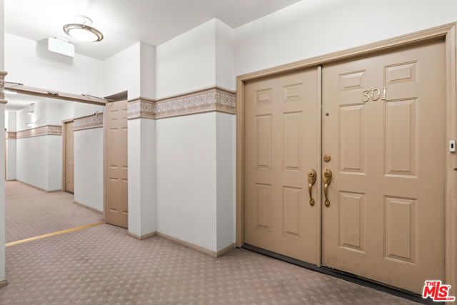 11535 Rochester Avenue 301, Los Angeles, CA 90025